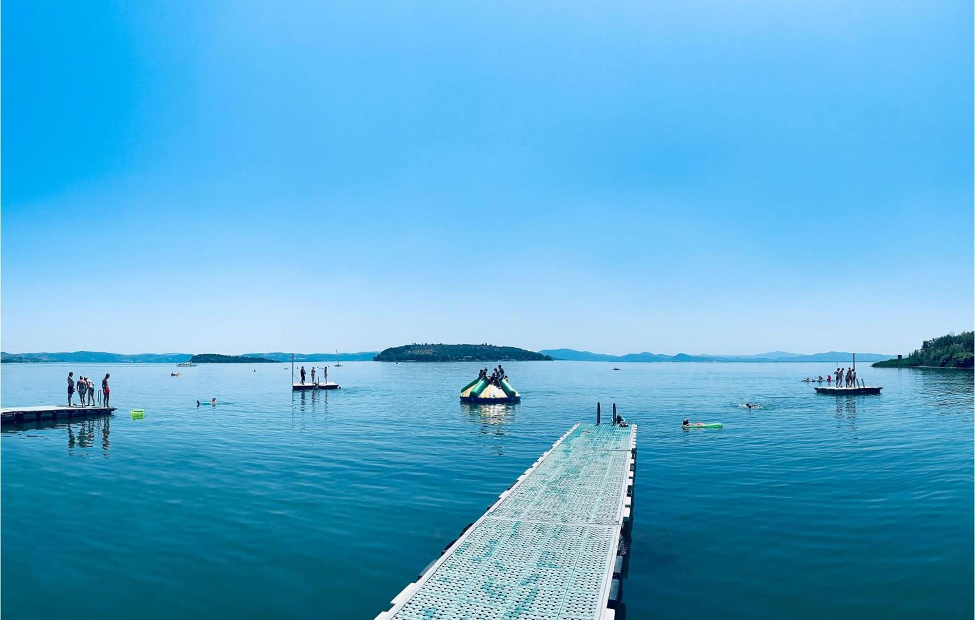 Gorgeous Stacaravan In Tuoro Sul Trasimeno Villa Exterior foto